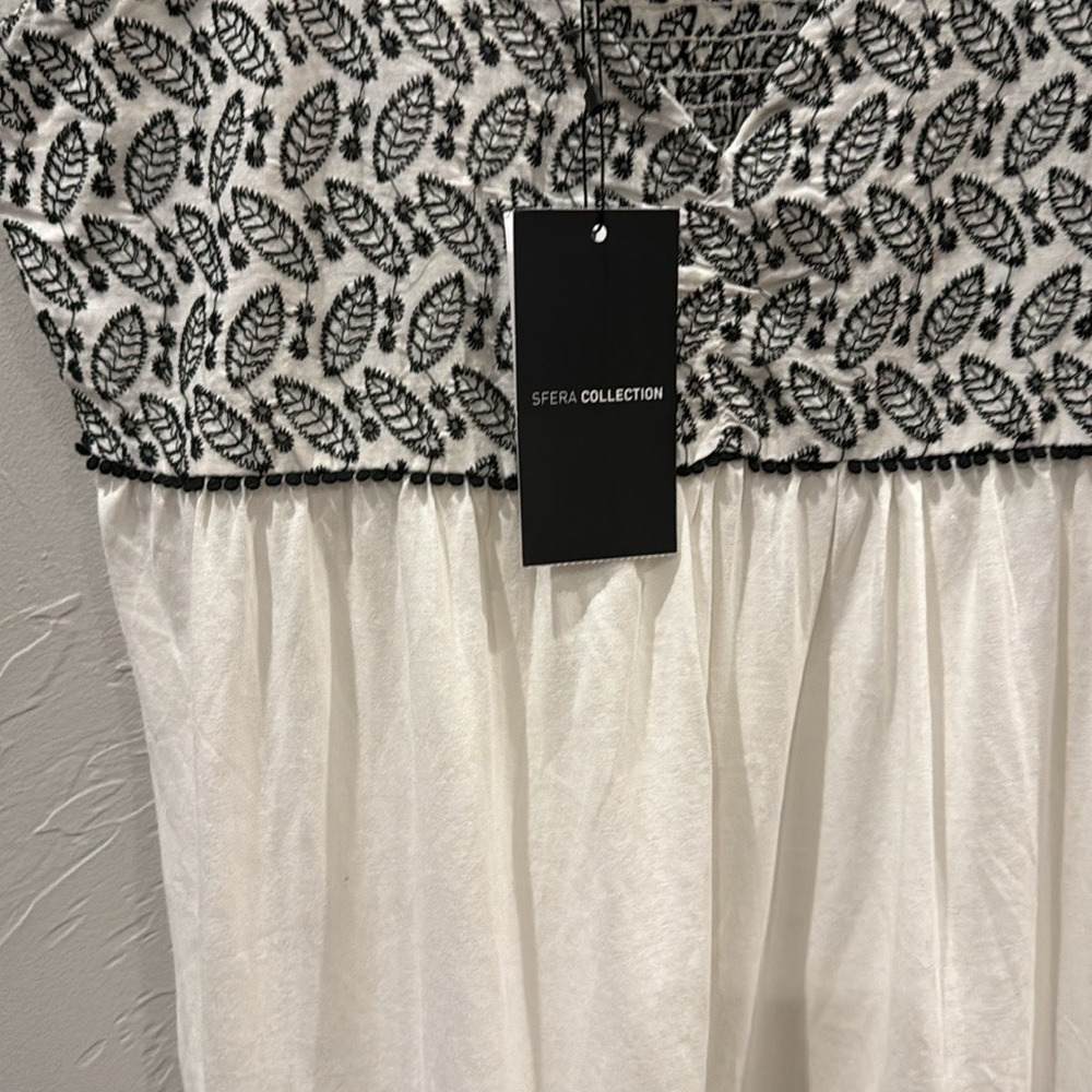 Maxi Dress - Picture 2 of 4